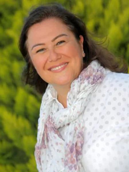 Özlem Koparan